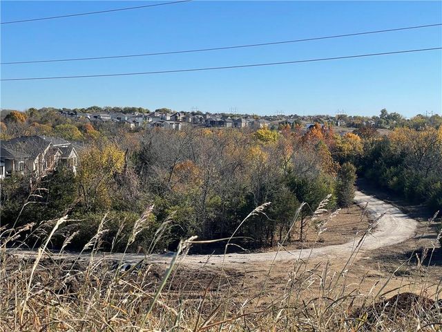 9050 FREEDOM Circle, Lenexa, KS 66227