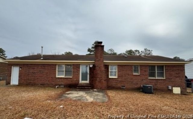6658 Vaughn Road, Fayetteville, NC 28304