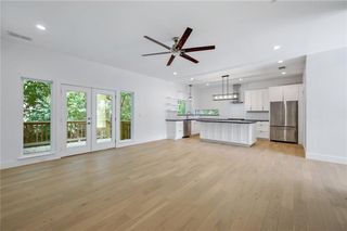 2004 Winsted LN B, Austin, TX 78703