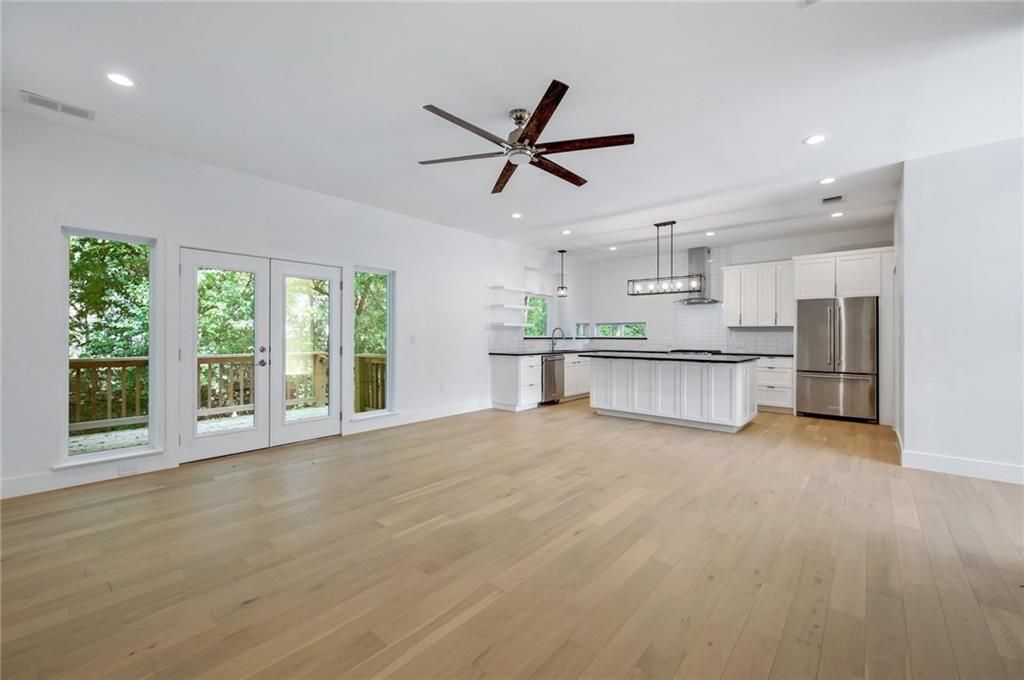 2004 Winsted LN B, Austin, TX 78703
