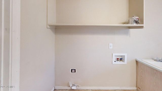 823 W IRIS Drive, Gilbert, AZ 85233