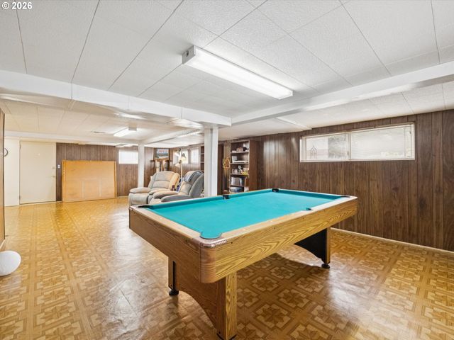 555 Se CEDAR St, Hillsboro, OR 97123