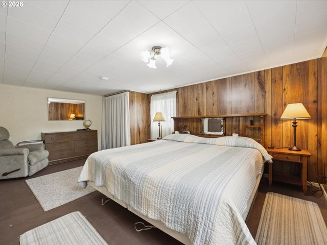 555 Se CEDAR St, Hillsboro, OR 97123