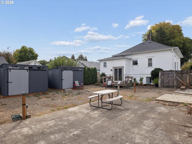555 Se CEDAR St, Hillsboro, OR 97123