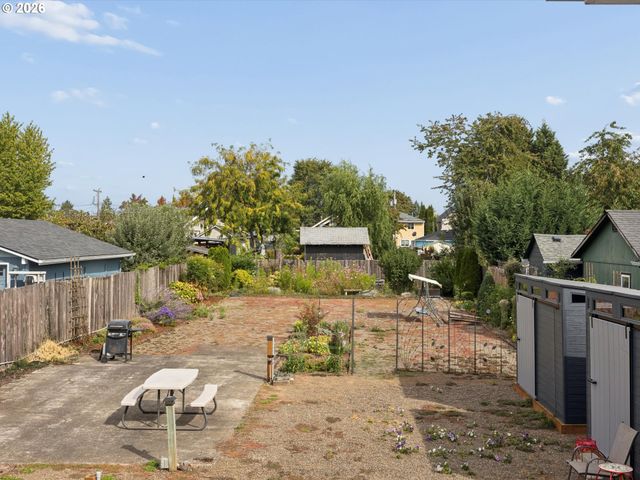 555 Se CEDAR St, Hillsboro, OR 97123