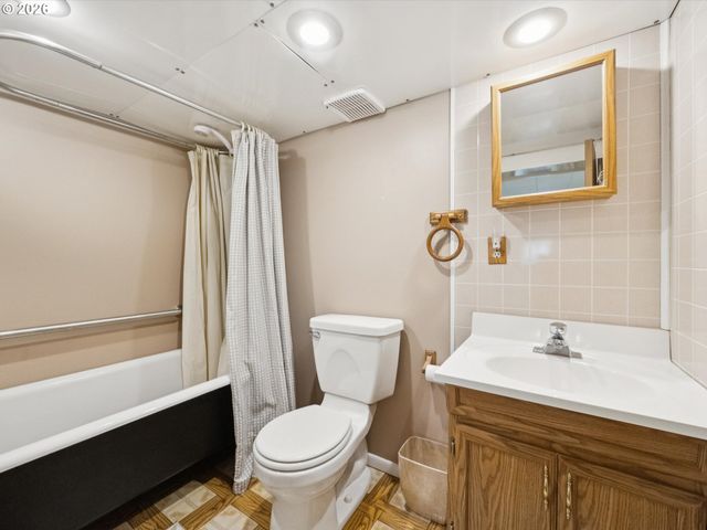 555 Se CEDAR St, Hillsboro, OR 97123