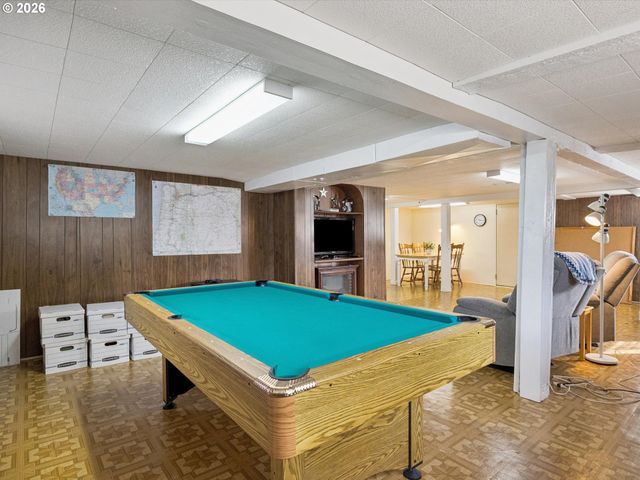 555 Se CEDAR St, Hillsboro, OR 97123