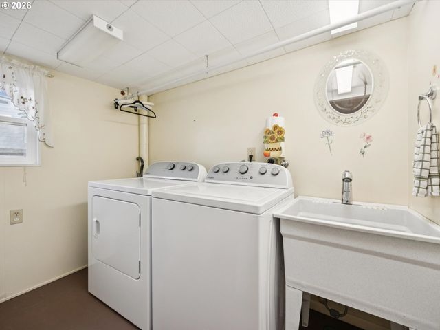 555 Se CEDAR St, Hillsboro, OR 97123