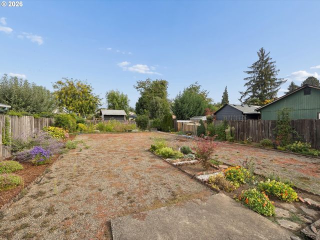 555 Se CEDAR St, Hillsboro, OR 97123