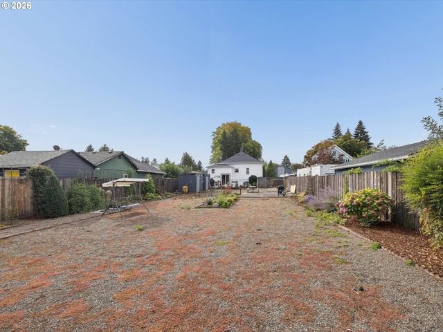 555 Se CEDAR St, Hillsboro, OR 97123