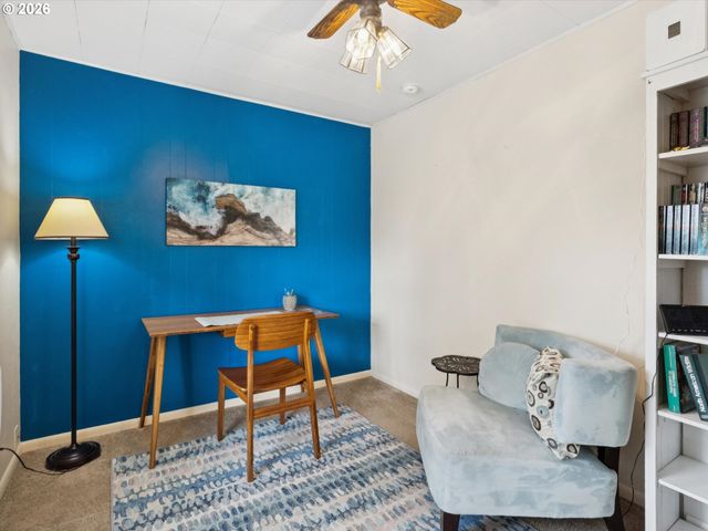 555 Se CEDAR St, Hillsboro, OR 97123