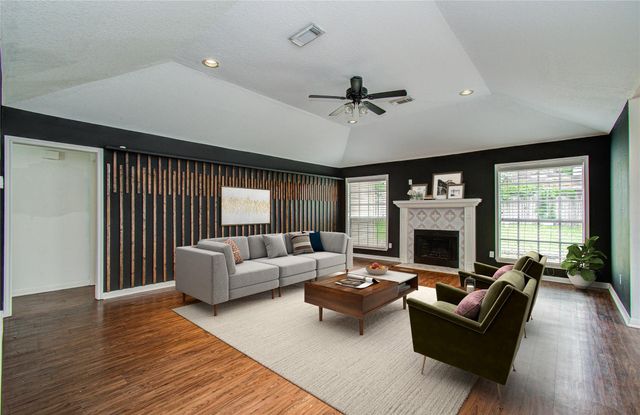 231 Cool Cove, Montgomery, TX 77356