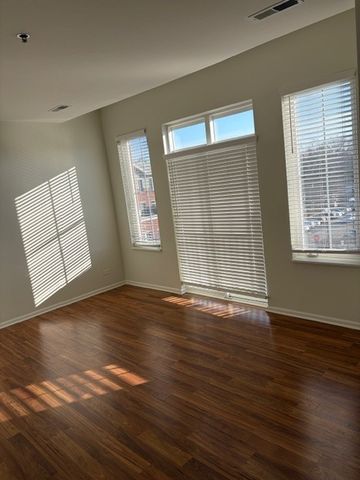 625 Deerfield Road 419, Deerfield, IL 60015