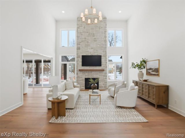 1055 E Avon Road, Rochester Hills, MI 48307