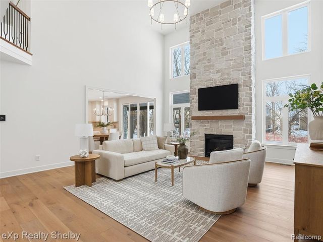 1055 E Avon Road, Rochester Hills, MI 48307