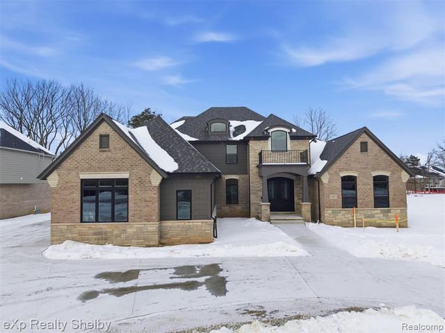 1055 E Avon Road, Rochester Hills, MI 48307