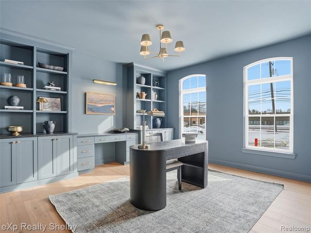 1055 E Avon Road, Rochester Hills, MI 48307