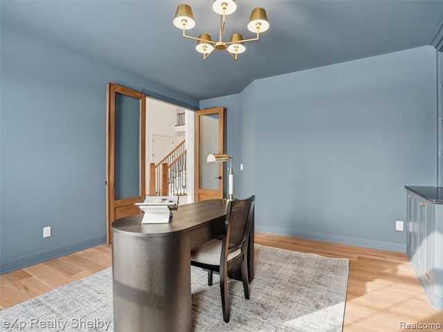 1055 E Avon Road, Rochester Hills, MI 48307