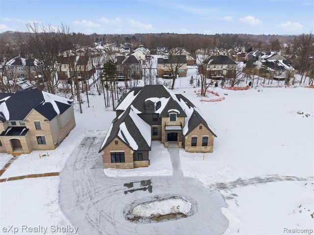 1055 E Avon Road, Rochester Hills, MI 48307