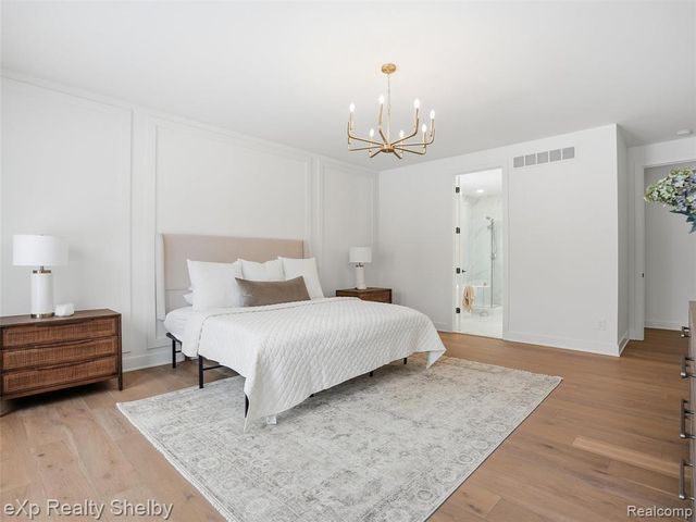 1055 E Avon Road, Rochester Hills, MI 48307