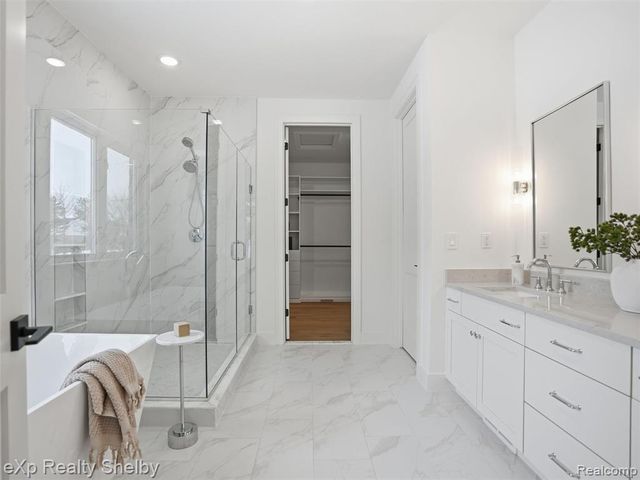 1055 E Avon Road, Rochester Hills, MI 48307