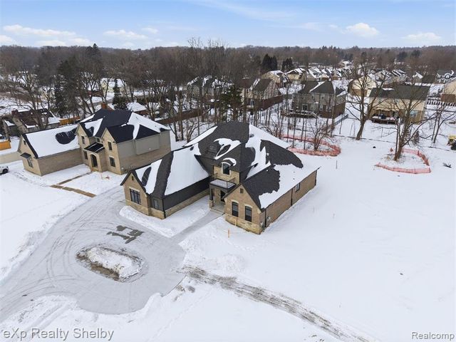 1055 E Avon Road, Rochester Hills, MI 48307