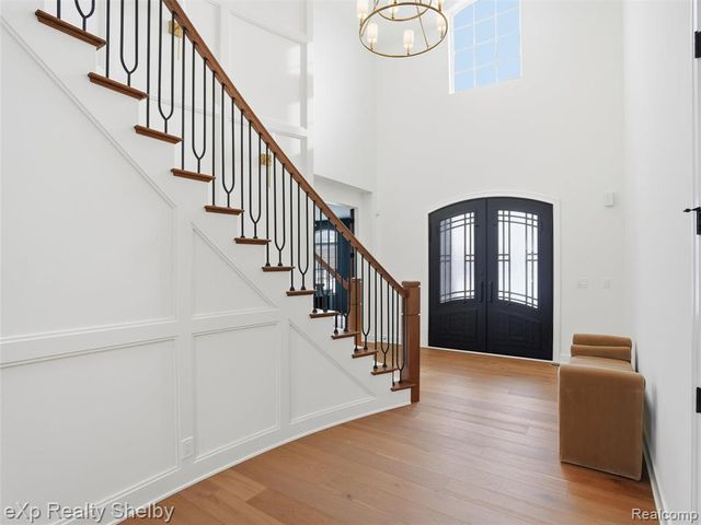 1055 E Avon Road, Rochester Hills, MI 48307