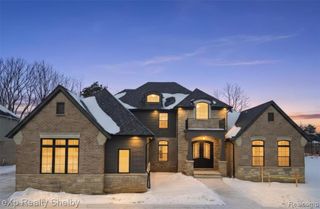 1055 E Avon Road, Rochester Hills, MI 48307