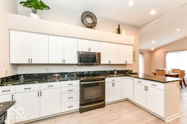 636 Hamlet Drive, Avon, IN 46123