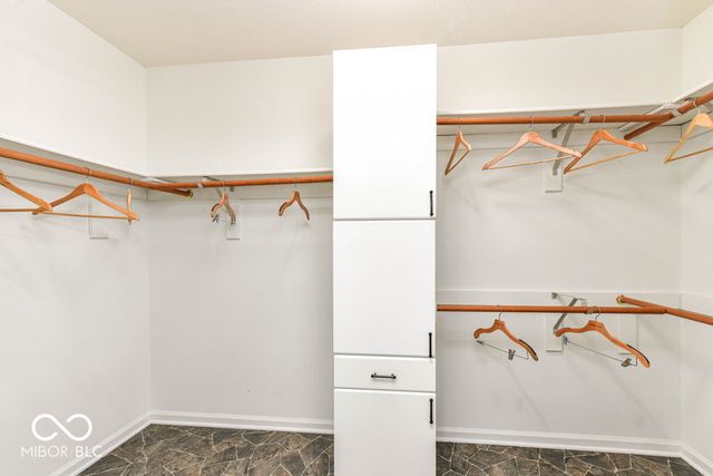 636 Hamlet Drive, Avon, IN 46123