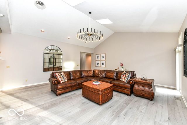 636 Hamlet Drive, Avon, IN 46123