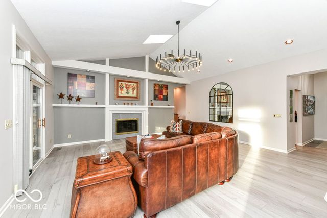 636 Hamlet Drive, Avon, IN 46123