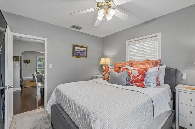 2914 N WOODROW AVENUE, Tampa, FL 33602