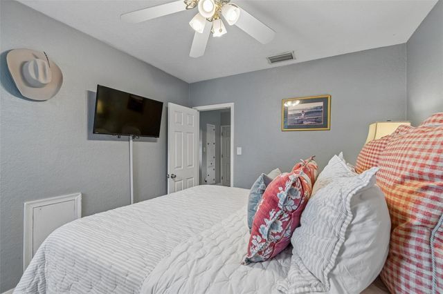 2914 N WOODROW AVENUE, Tampa, FL 33602