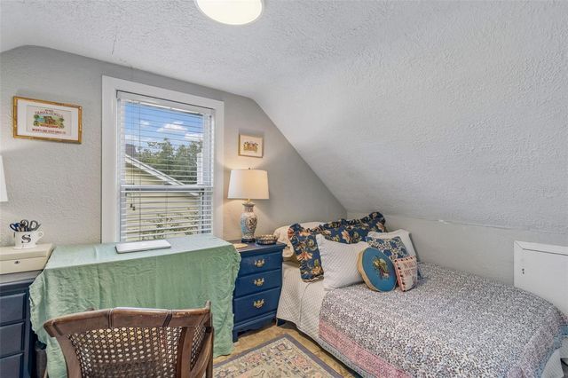 2914 N WOODROW AVENUE, Tampa, FL 33602