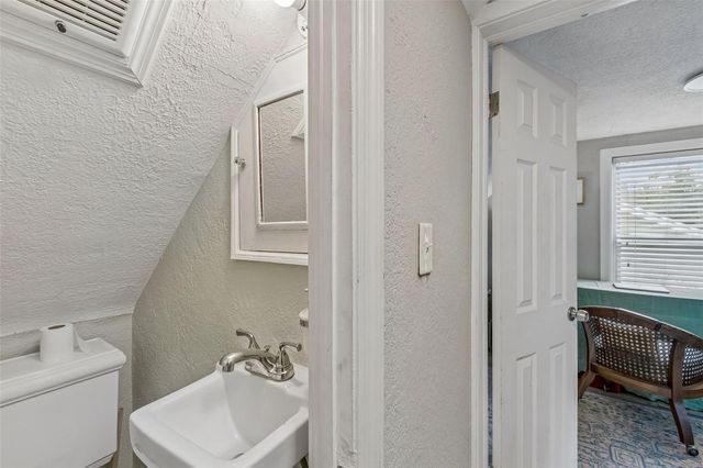 2914 N WOODROW AVENUE, Tampa, FL 33602