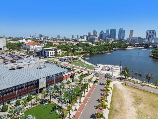 2914 N WOODROW AVENUE, Tampa, FL 33602