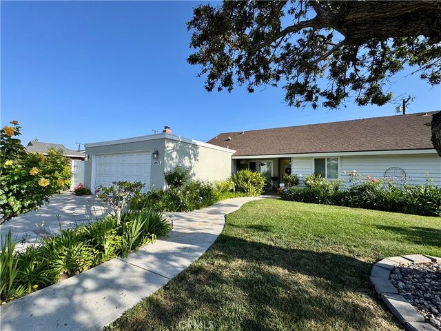 18572 Avolinda, Yorba Linda, CA 92886