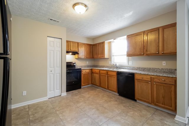 2495 Willow View Court, Grove City, OH 43123