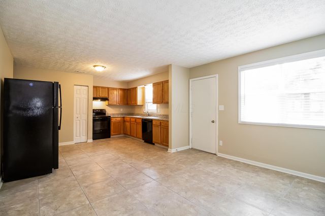 2495 Willow View Court, Grove City, OH 43123