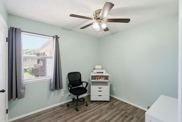 5328 S Oak Ave, Wichita, KS 67217