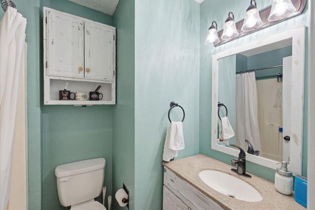 5328 S Oak Ave, Wichita, KS 67217