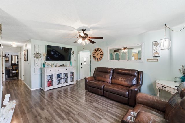 5328 S Oak Ave, Wichita, KS 67217