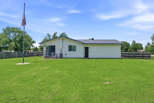 5328 S Oak Ave, Wichita, KS 67217