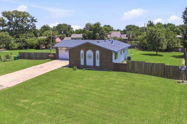 5328 S Oak Ave, Wichita, KS 67217