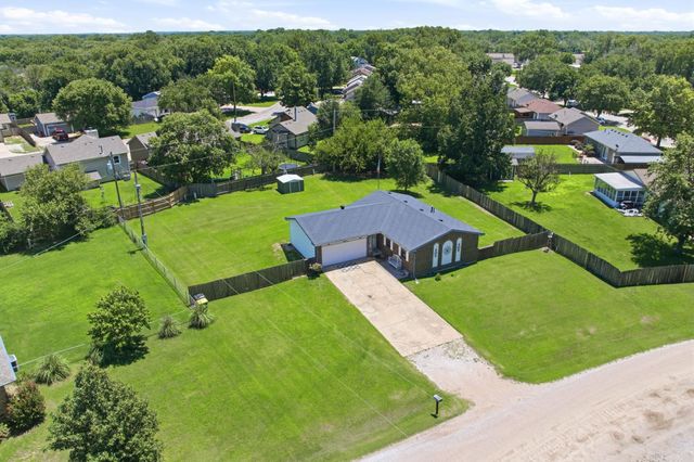 5328 S Oak Ave, Wichita, KS 67217