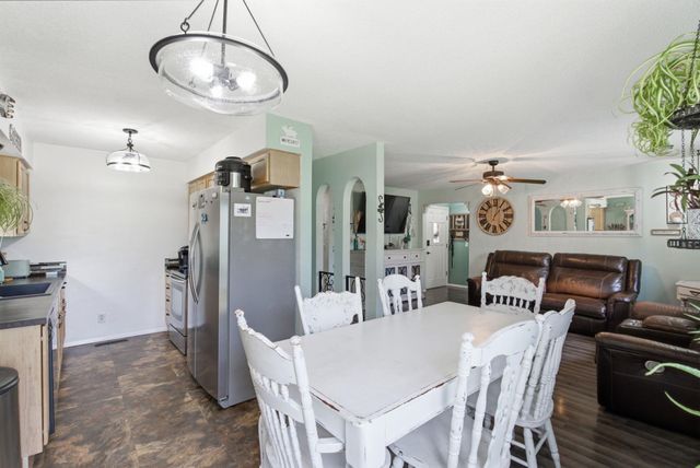 5328 S Oak Ave, Wichita, KS 67217