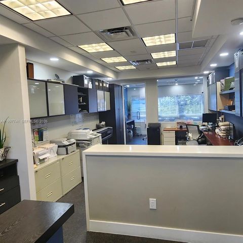 2441 NW 93 104-B, Doral, FL 33172