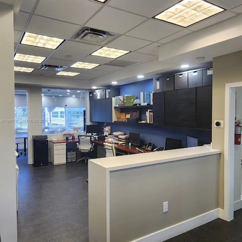 2441 NW 93 104-B, Doral, FL 33172