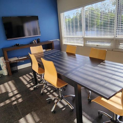 2441 NW 93 104-B, Doral, FL 33172